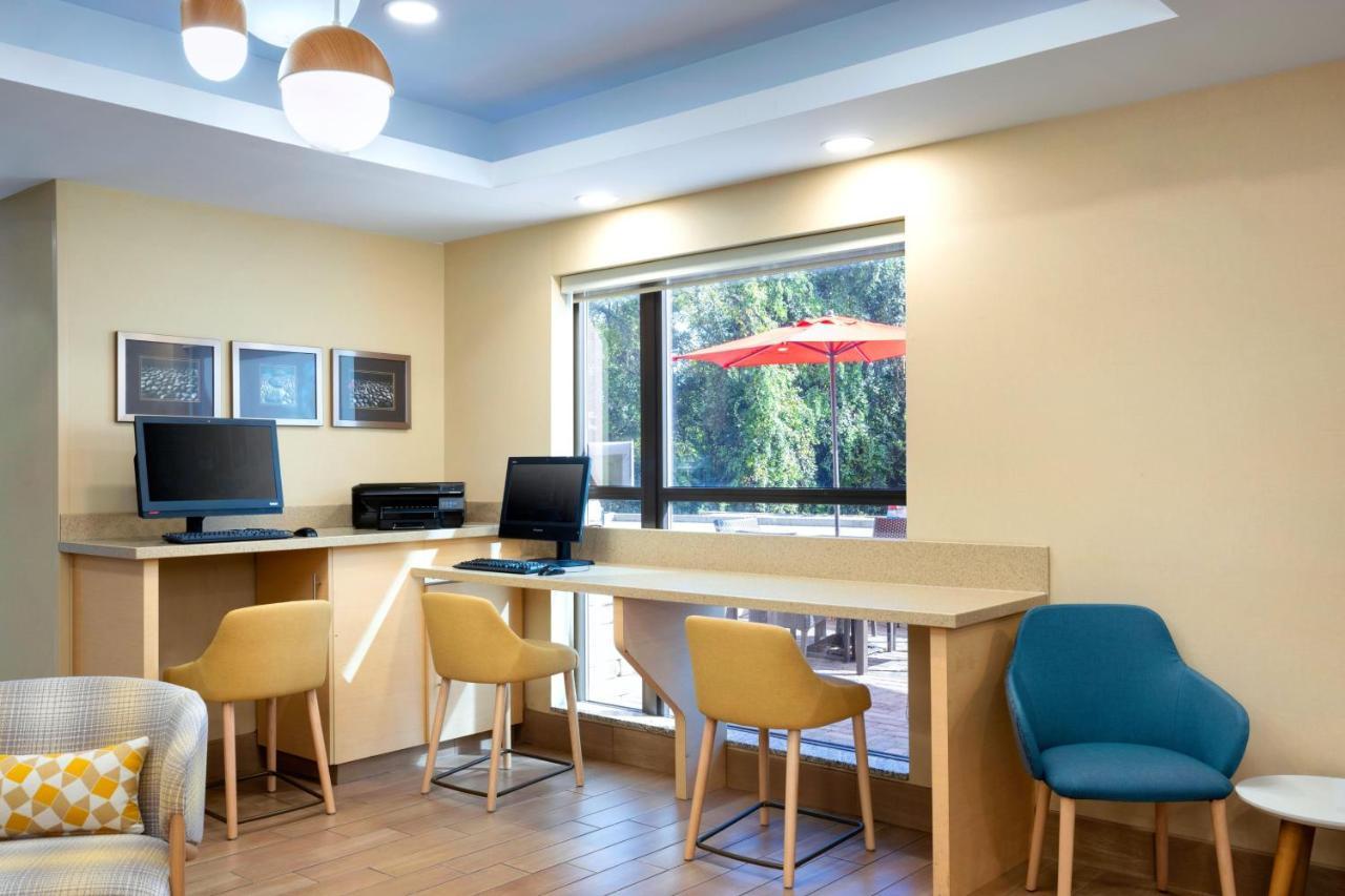 Towneplace Suites By Marriott York Zewnętrze zdjęcie